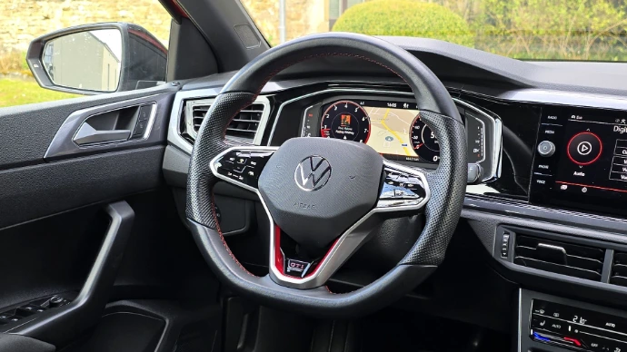 Volant et habitacle nettoyés après detailing intérieur